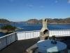 Von der Terrasse hat man einen freien ca. 270° Blick auf den Fjord und das offene Meer